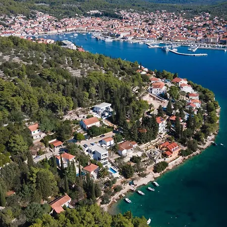 Guest house House Ivan 3*