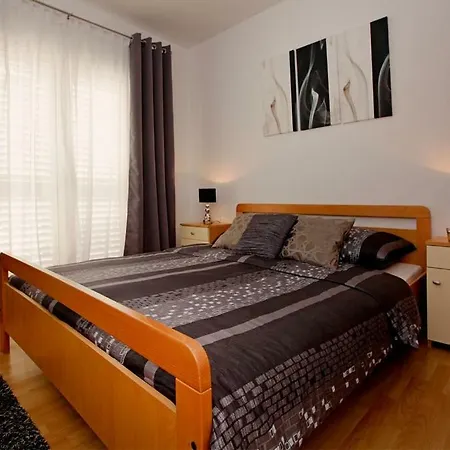 House Ivan Vela Luka